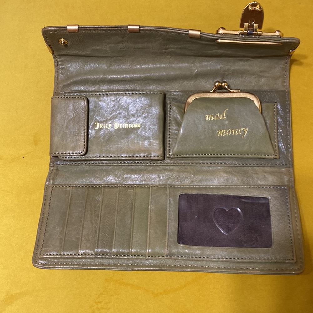 Vintage Juicy Couture Soft Leather Wallet w/ gold hardware.